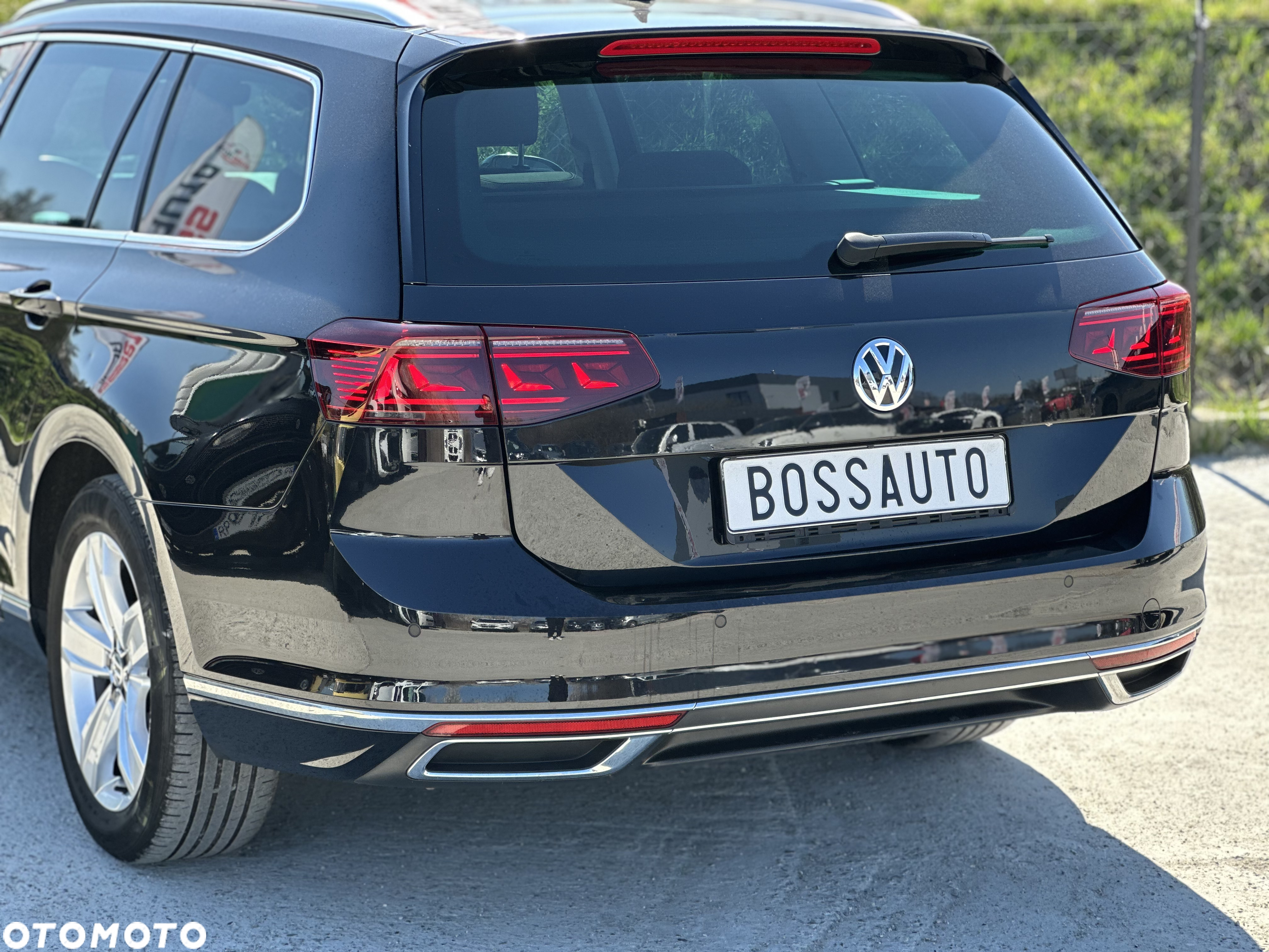 Volkswagen Passat Variant 2.0 TDI DSG (BlueMotion Technology) Trendline - 11