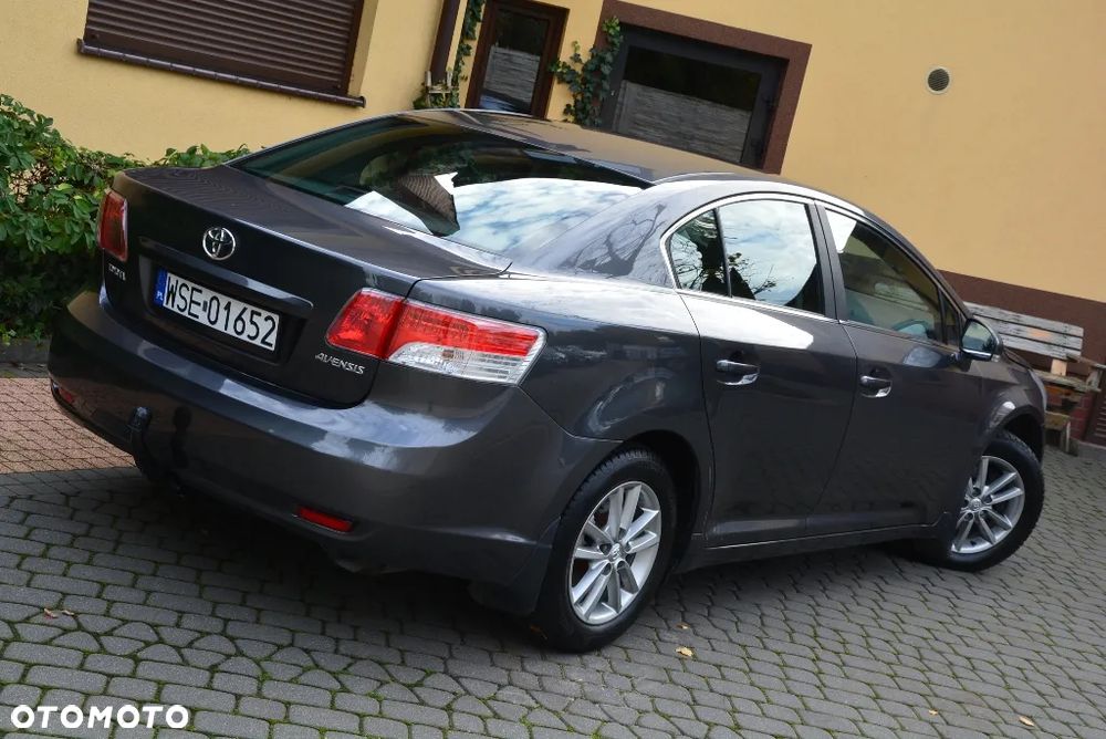 Toyota Avensis 1.8 Sol plus NAVI - 4