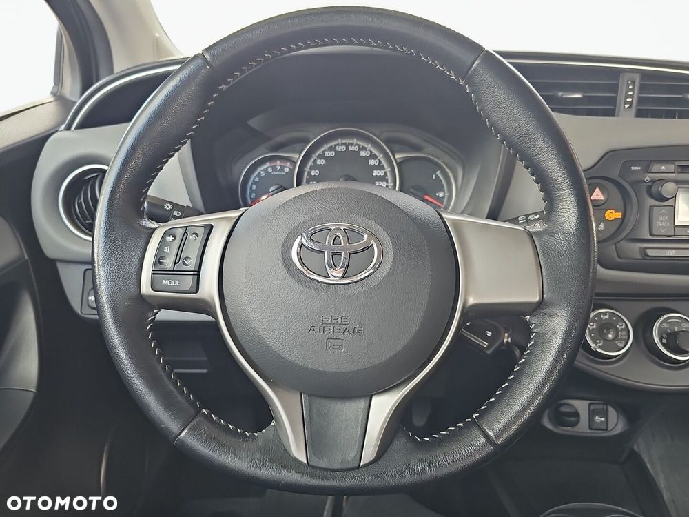Toyota Yaris 1.0 Life EU6 - 17