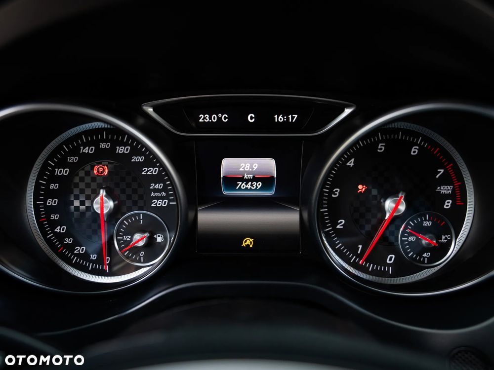 Mercedes-Benz Klasa A 180 (BlueEFFICIENCY) Urban - 37