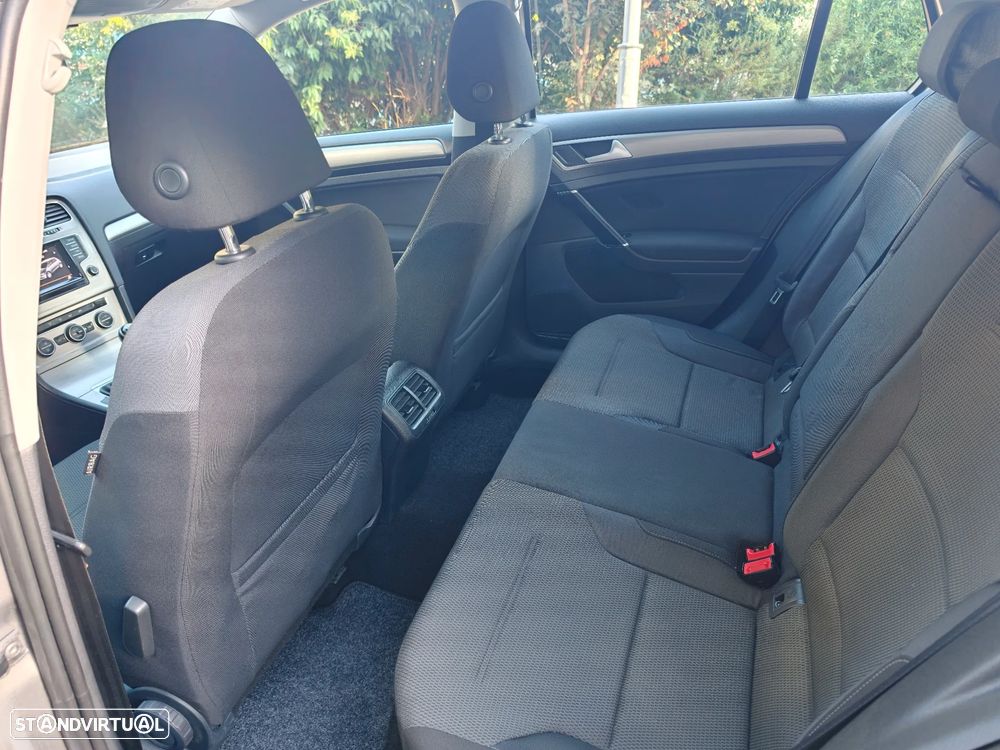 VW Golf 1.6 TDi BlueMotion Confortline - 6