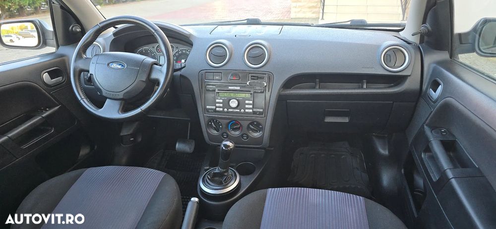 Ford Fusion - 13