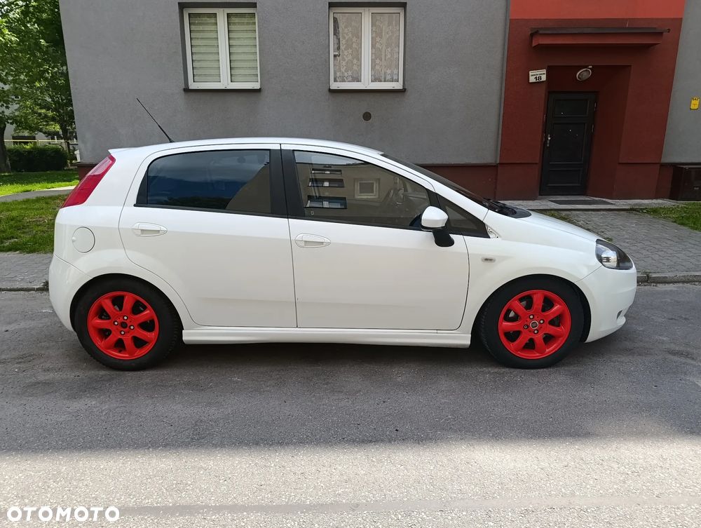 Fiat Grande Punto - 13