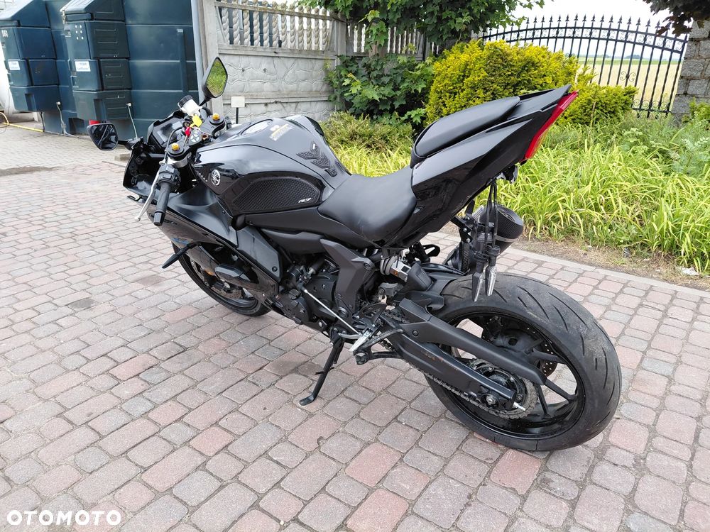 Yamaha R7 - 3