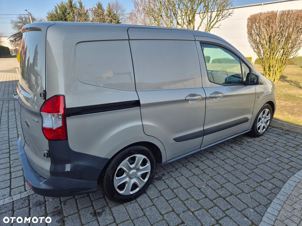 Ford Transit Courier - 6