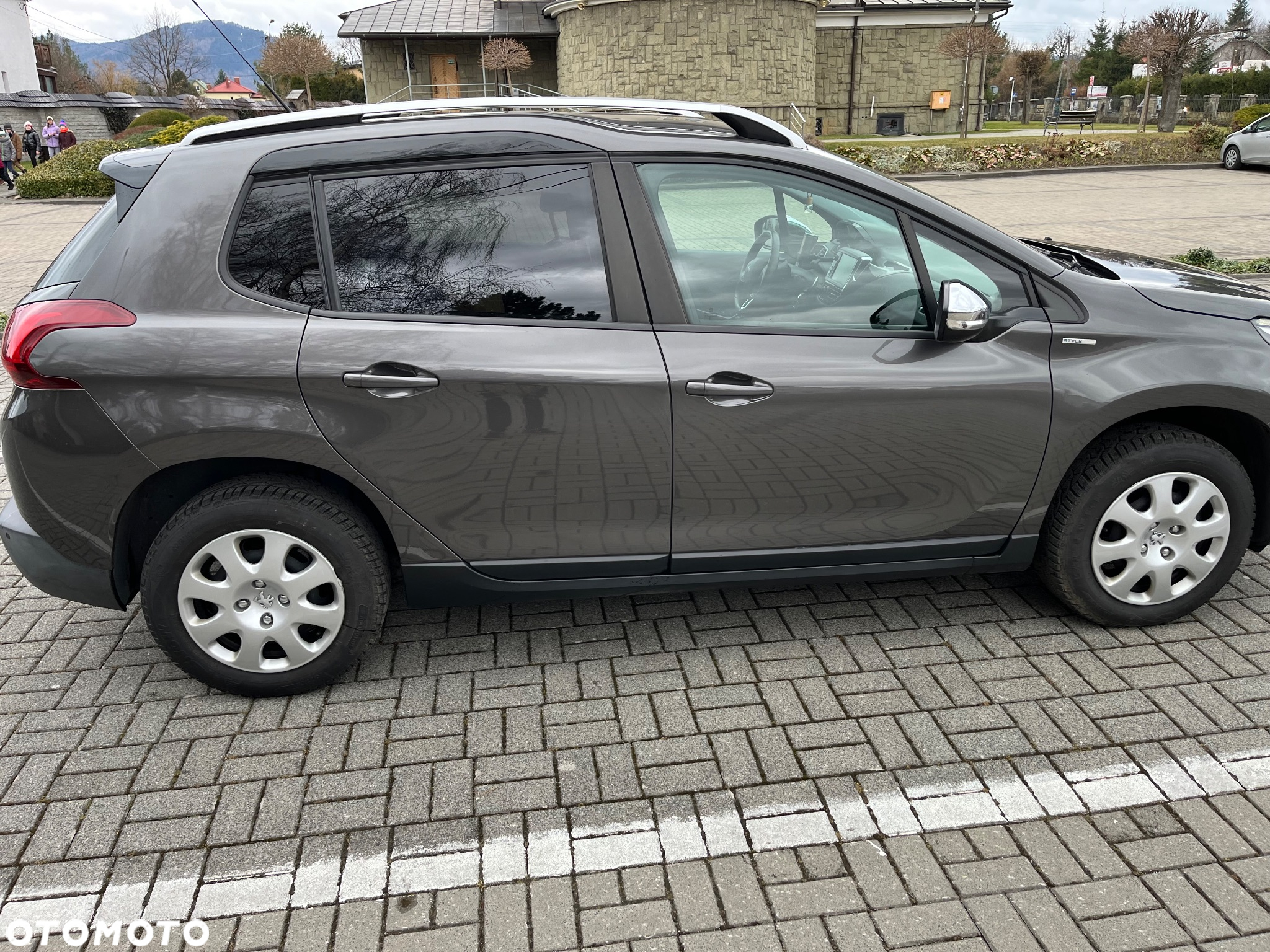 Peugeot 2008 1.2 Pure Tech Style EU6 - 4