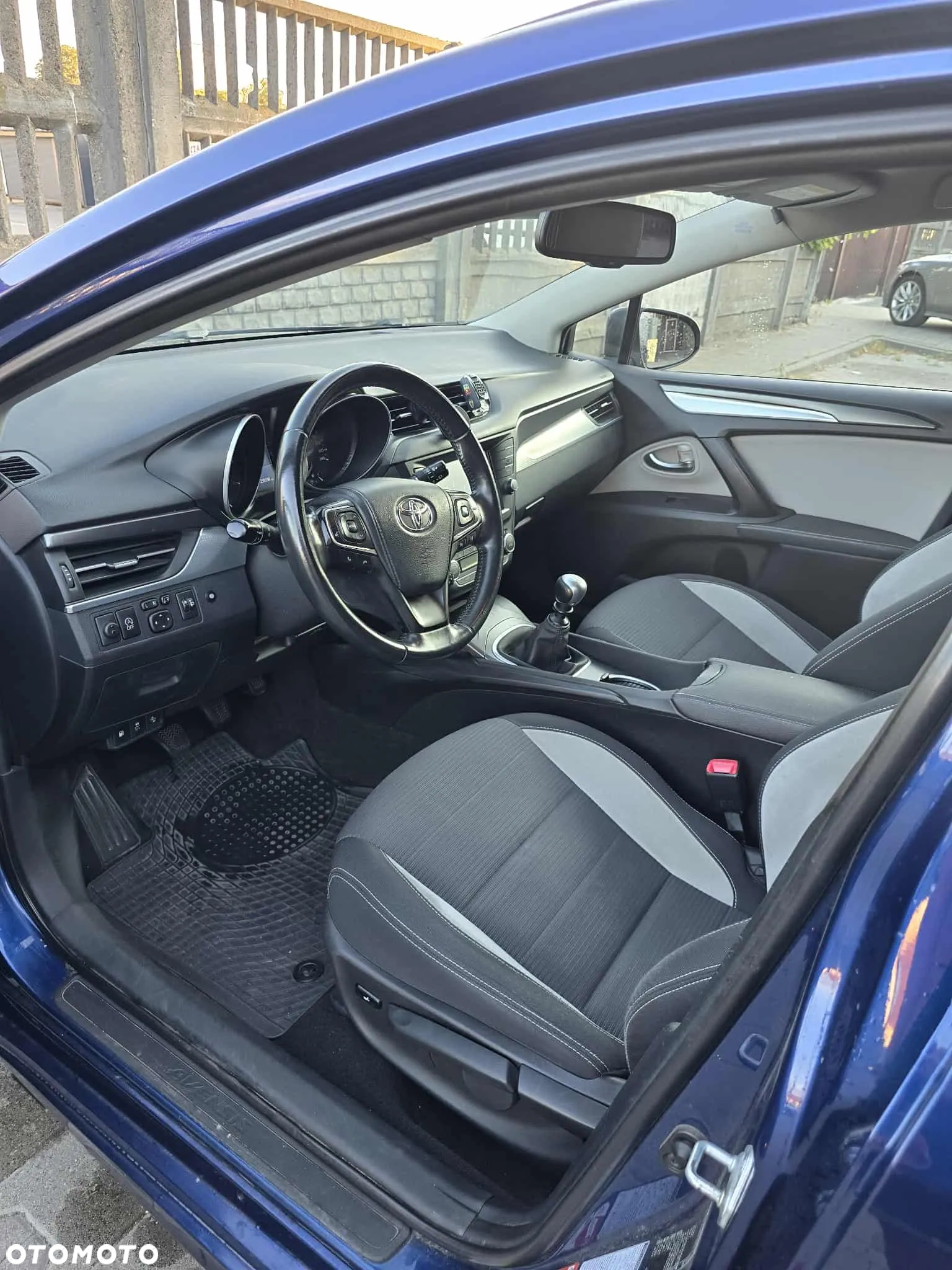 Toyota Avensis - 10