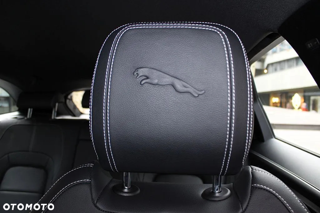 Jaguar F-Pace - 13