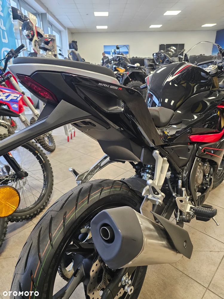 QJMOTOR SRK 125R - 26