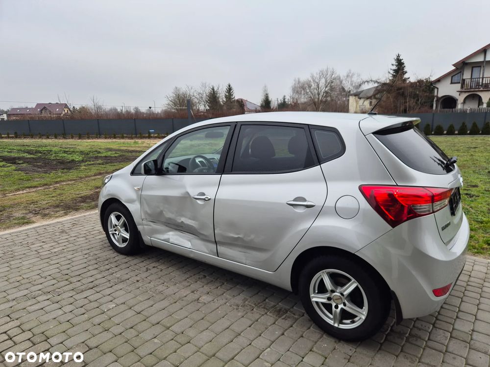 Hyundai ix20 1.6 blue YES Silver - 12