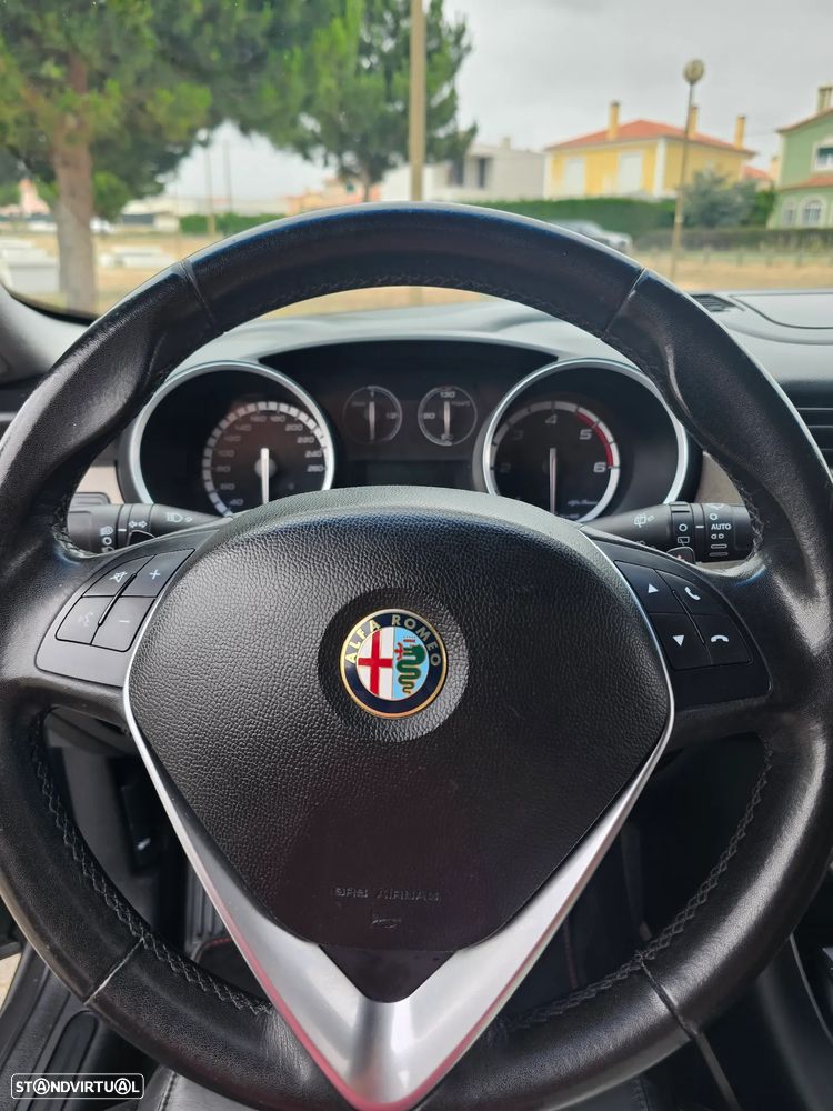 Alfa Romeo Giulietta 2.0 JTDM Exclusive TCT - 13