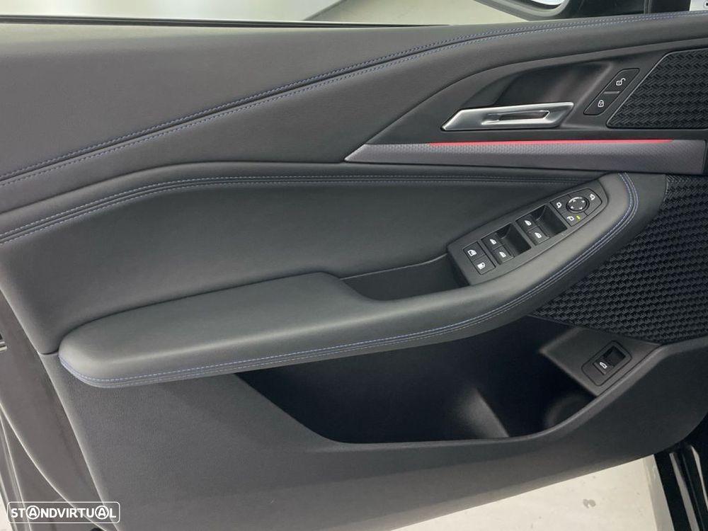 BMW 225xe Active Tourer e xDrive Pack Desportivo M - 17