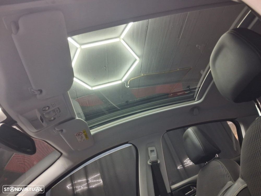 Peugeot 208 1.6 BlueHDi Style - 13