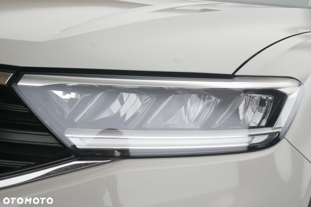 Volkswagen T-Roc - 13
