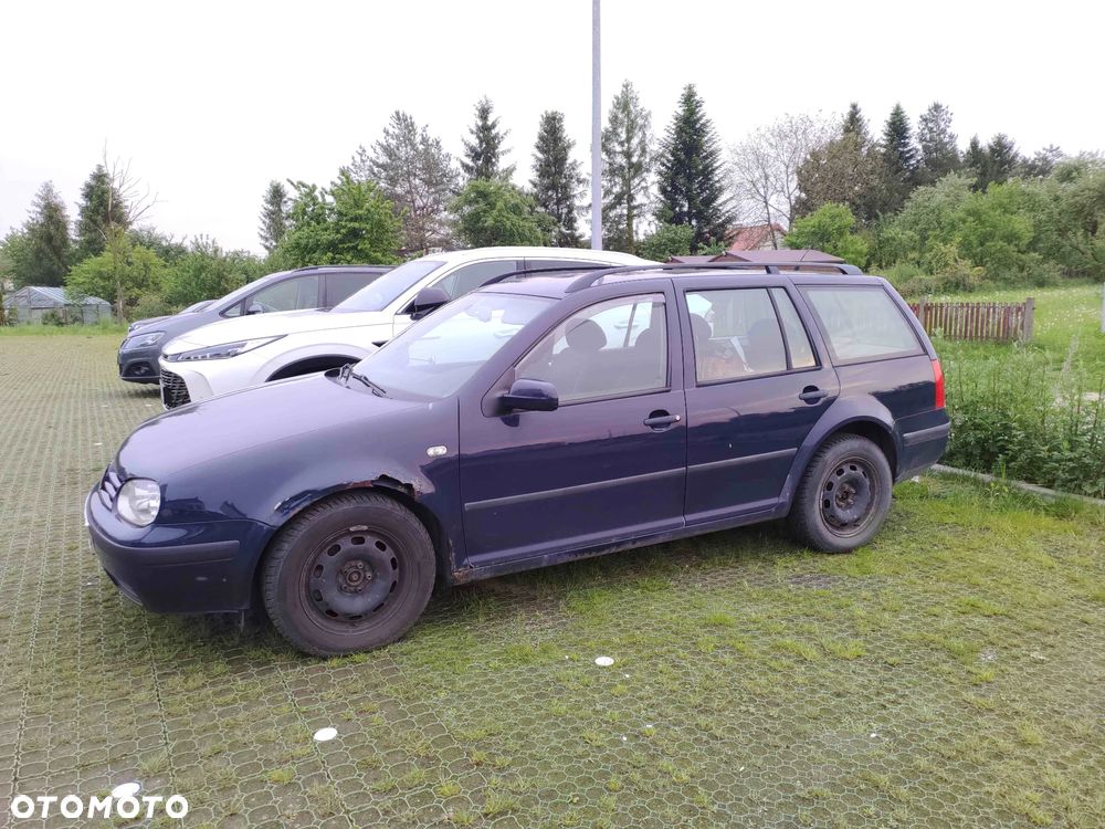 Volkswagen Golf - 1
