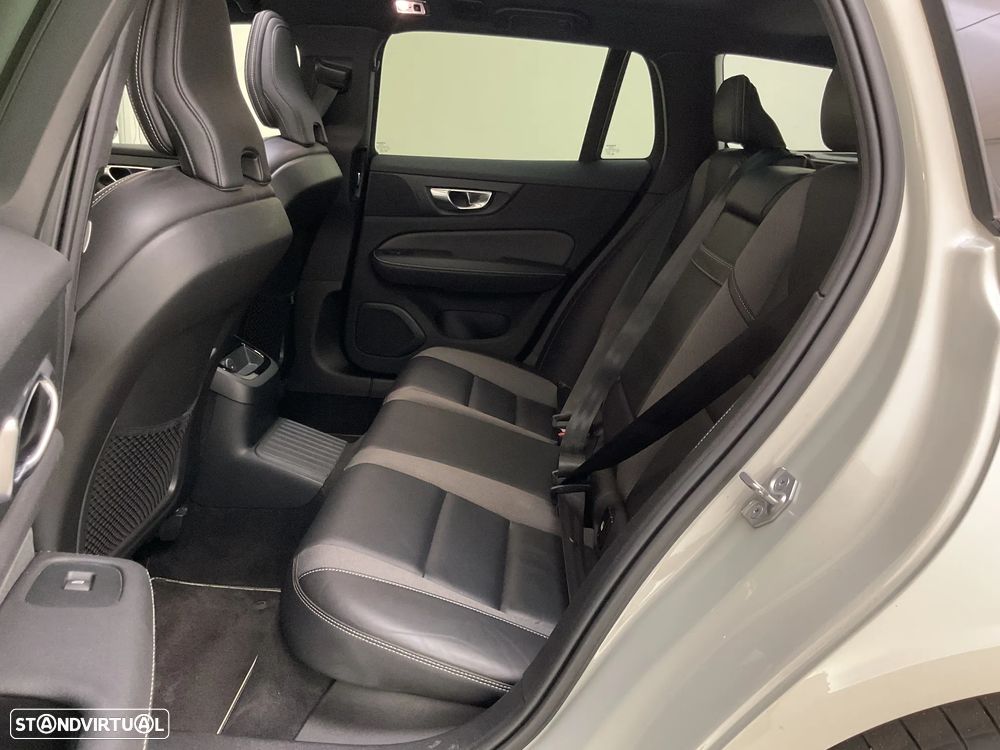 Volvo V60 2.0 T6 AWD TE R-Design - 13