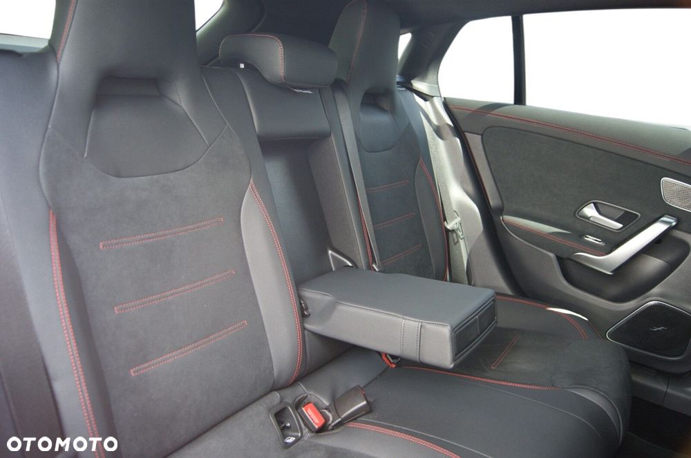 Mercedes-Benz CLA - 10