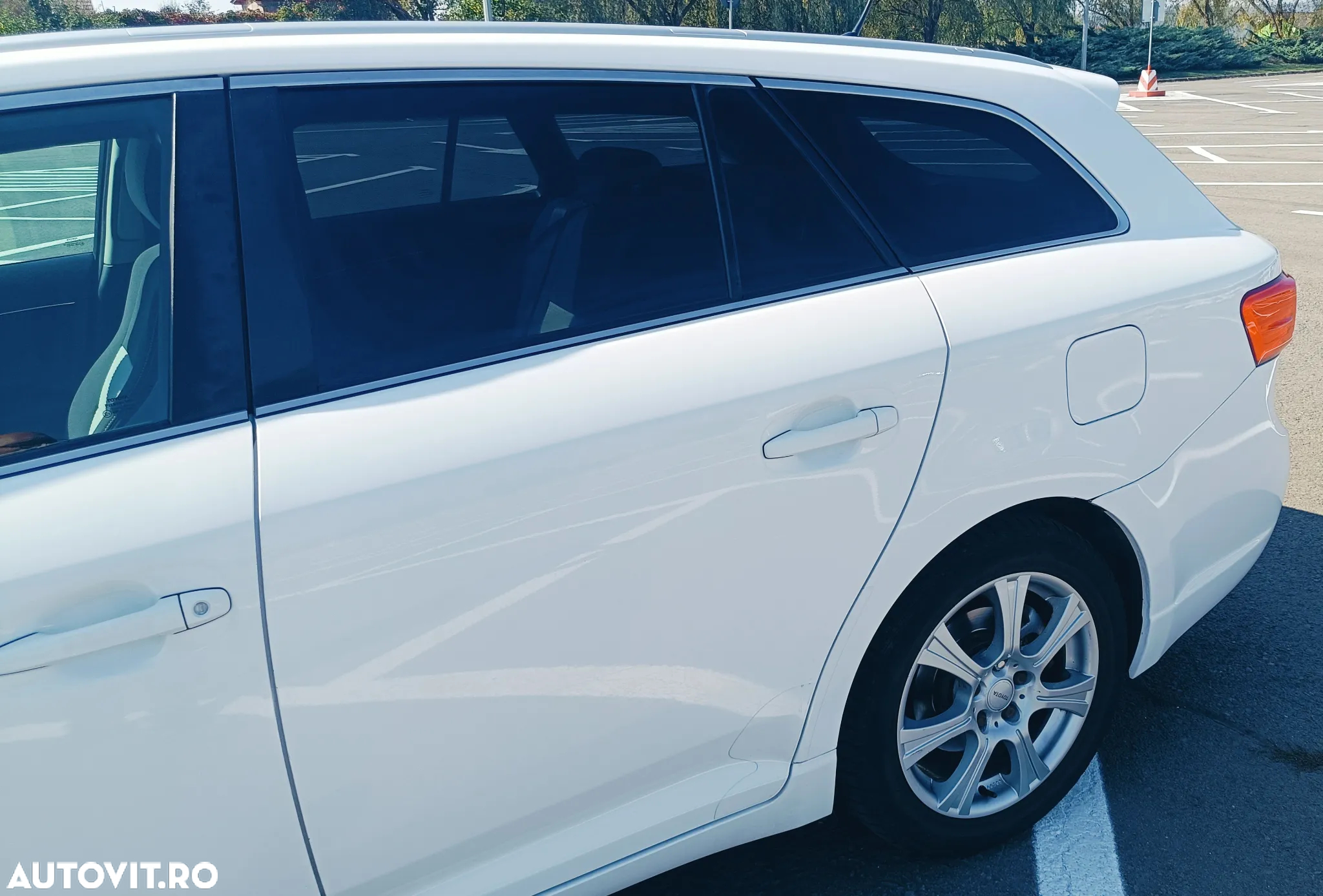 Toyota Avensis - 13