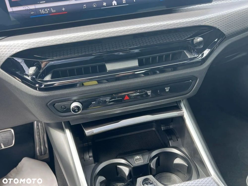 BMW Seria 3 318i M Sport - 17