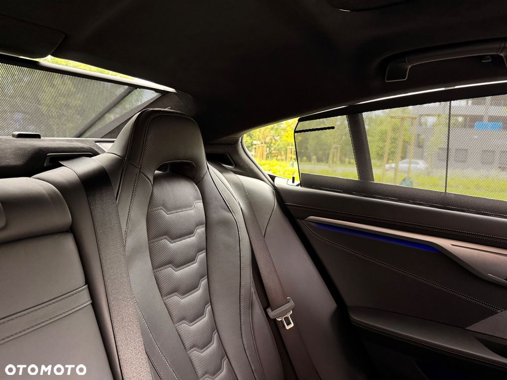 BMW Seria 8 - 14