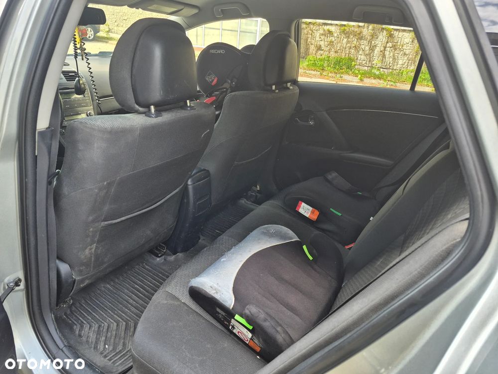 Toyota Avensis - 5