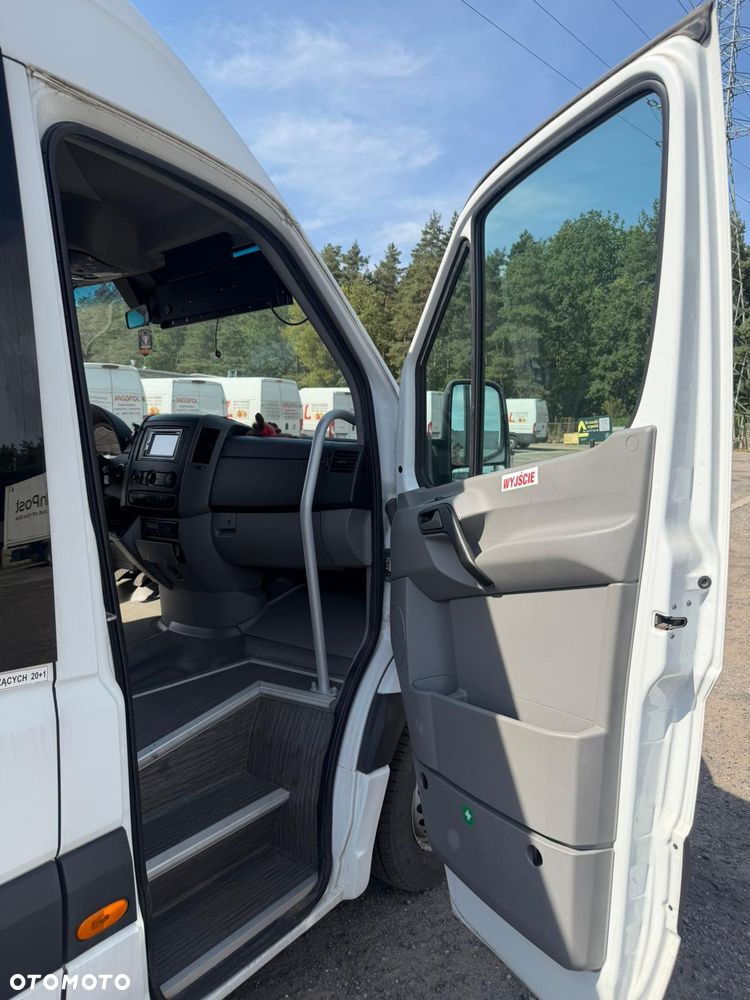 Mercedes-Benz Sprinter - 15