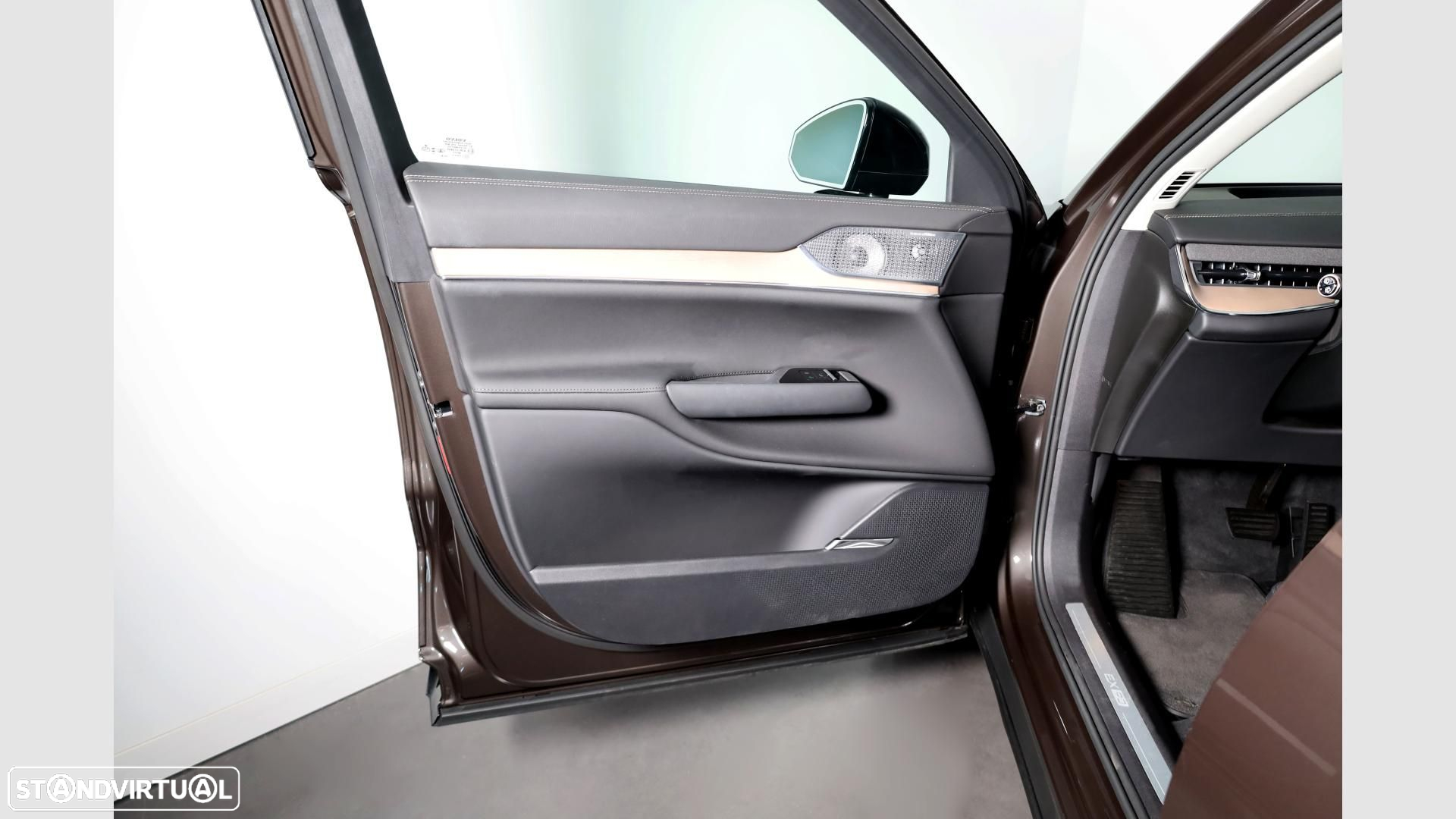 Volvo EX90 111 kWh Twin Motor Plus - 19