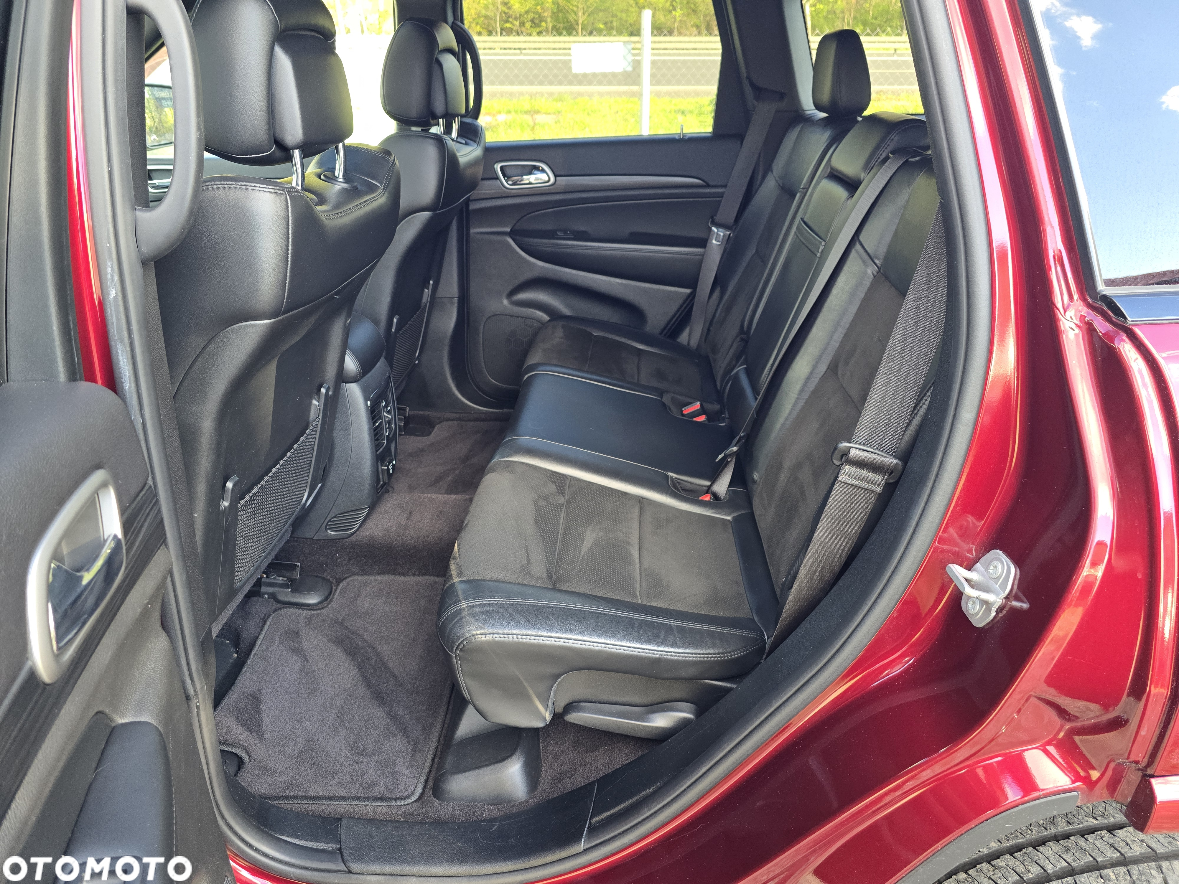 Jeep Grand Cherokee - 31