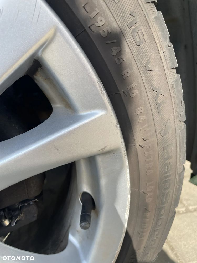 Mazda 2 1.5 Sport - 4