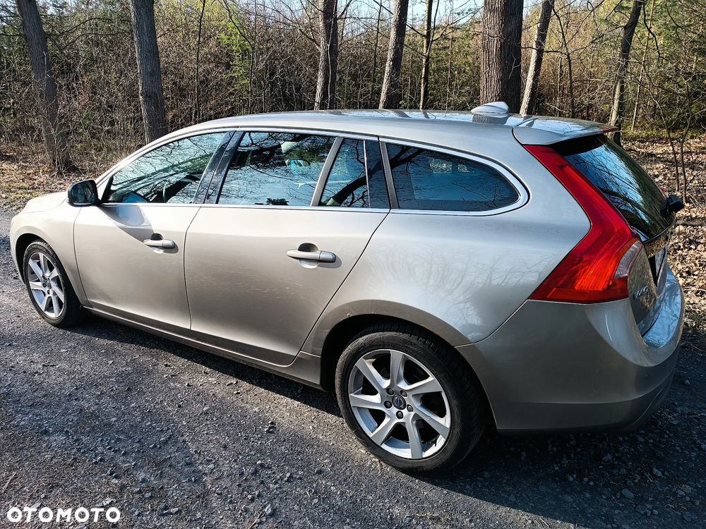 Volvo V60 D4 Momentum - 5