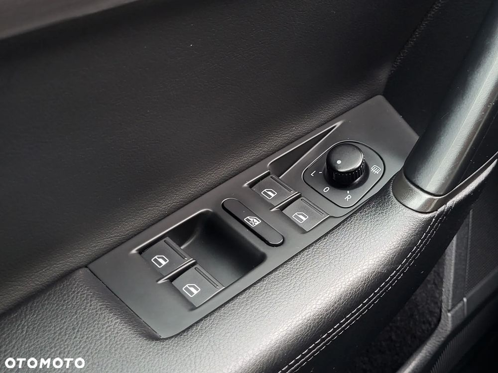 Volkswagen Passat Variant 2.0 TDI 4Motion DSG BlueMotion Tech R-Line - 8