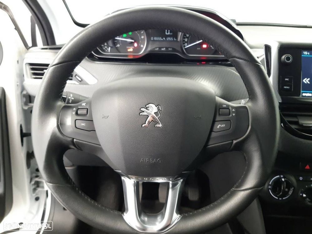 Peugeot 2008 1.2 PureTech Signature - 12