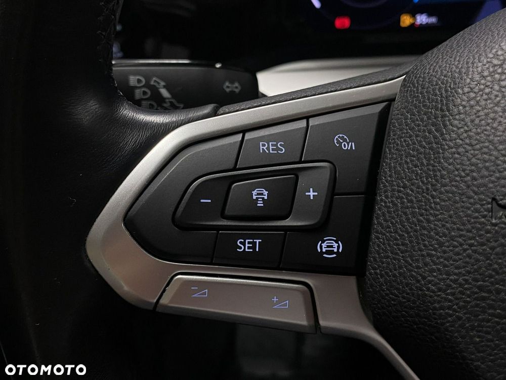 Volkswagen Golf - 22