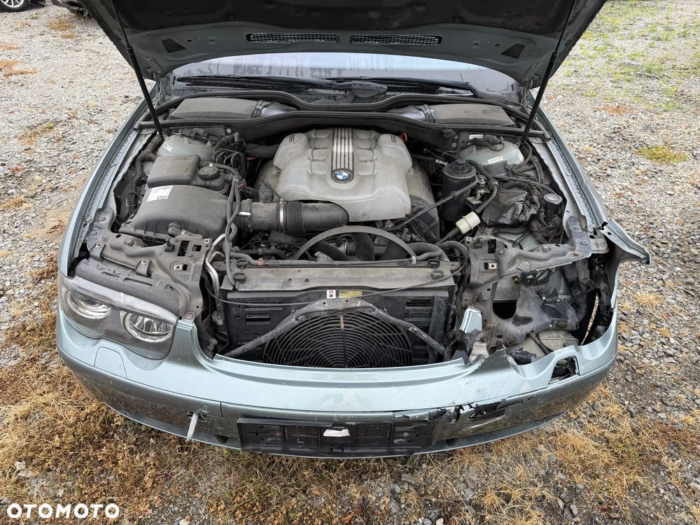 BMW Seria 7 745i - 10