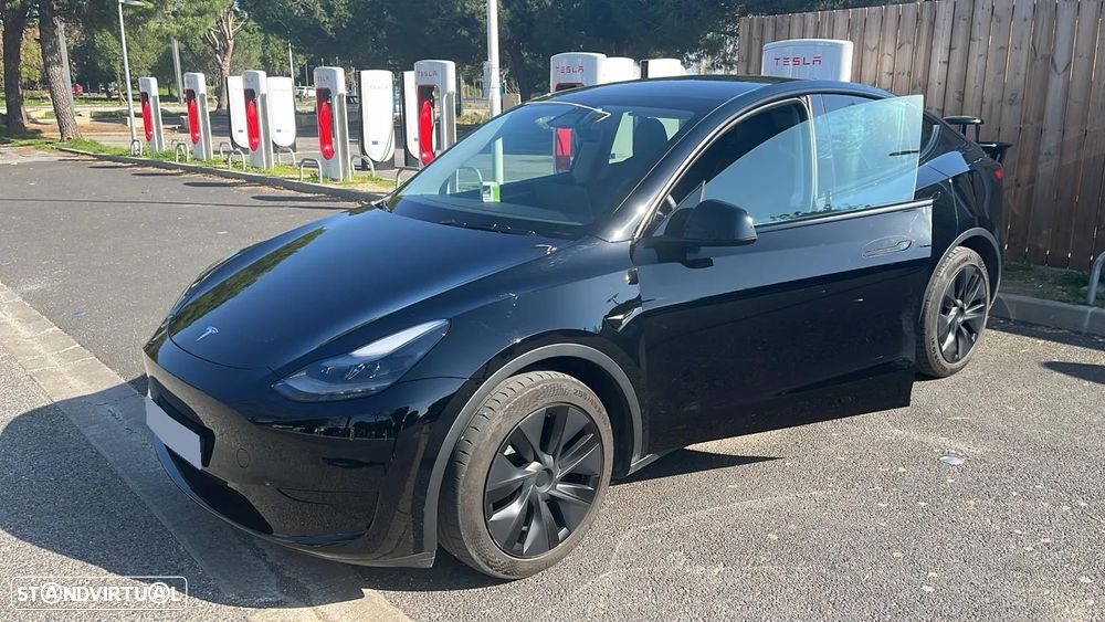 Tesla Model Y RWD - 2