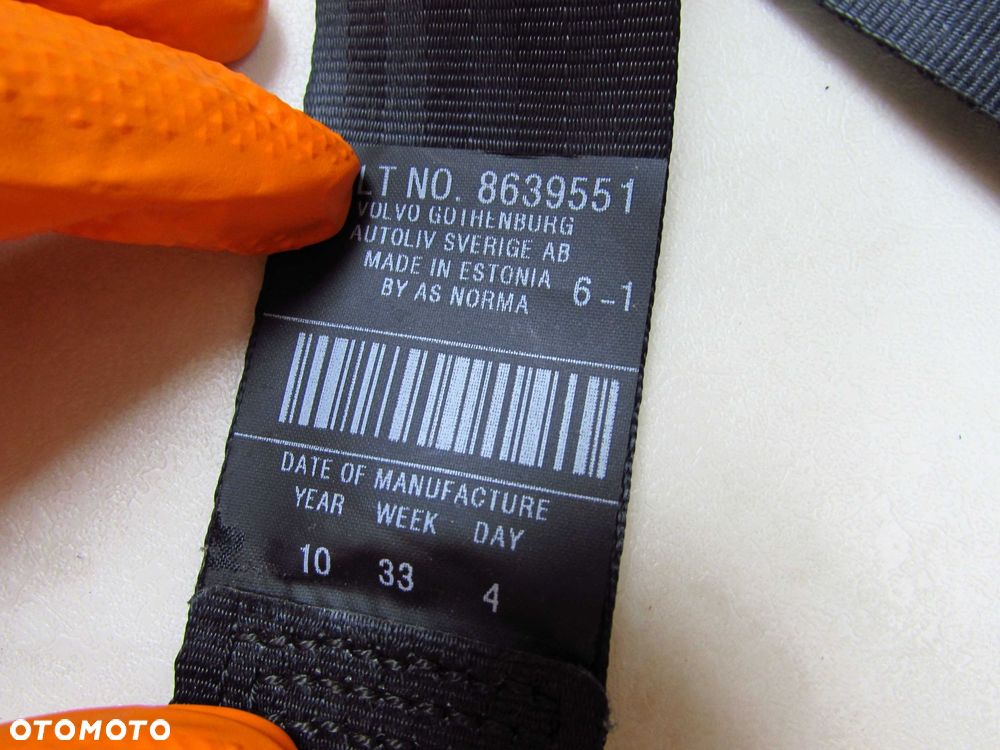 VOLVO V50 04-13 PAS BEZPIECZENSTWA TYL LEWY TYLNY 8639551 - 8