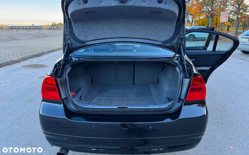 BMW Seria 3 318i - 10