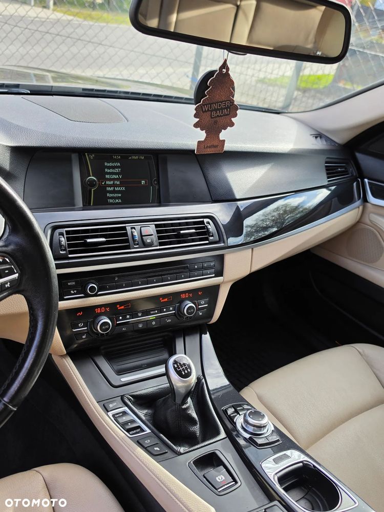 BMW Seria 5 520d - 14