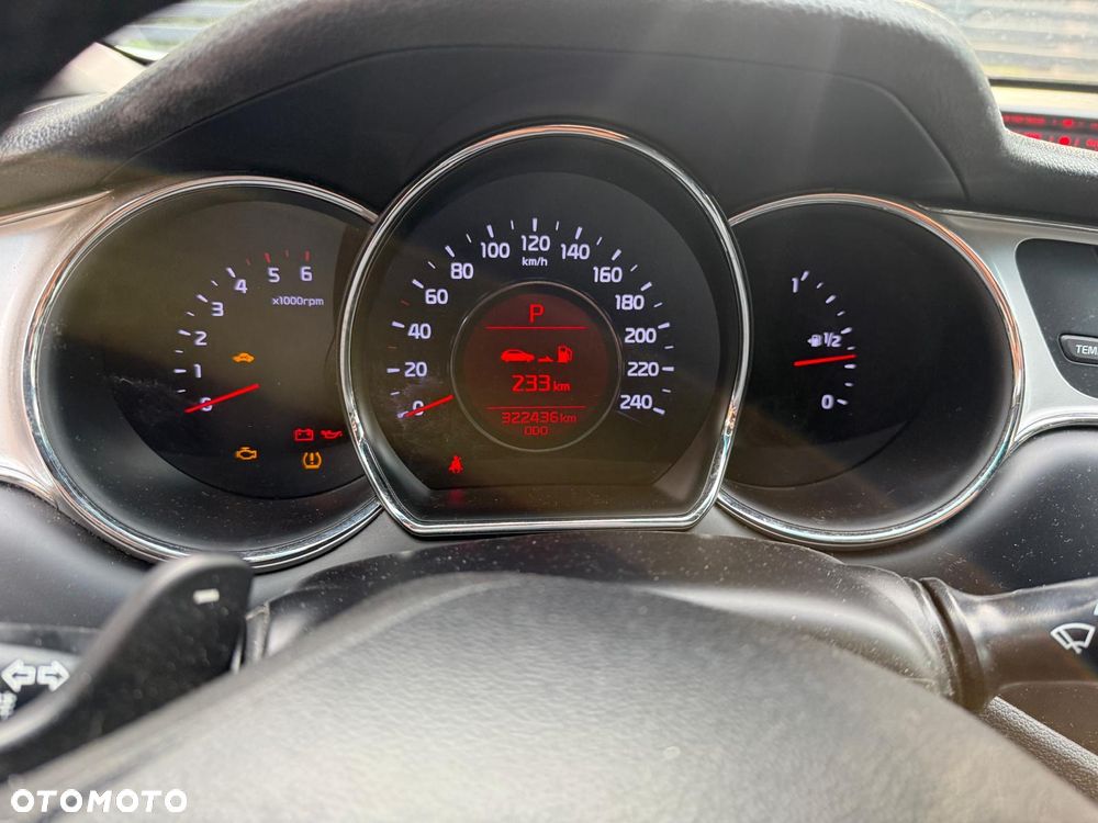 Kia Ceed - 8