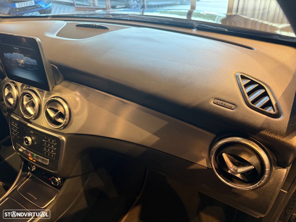 Mercedes-Benz CLA 220 d Shooting Brake AMG Line Aut. - 29