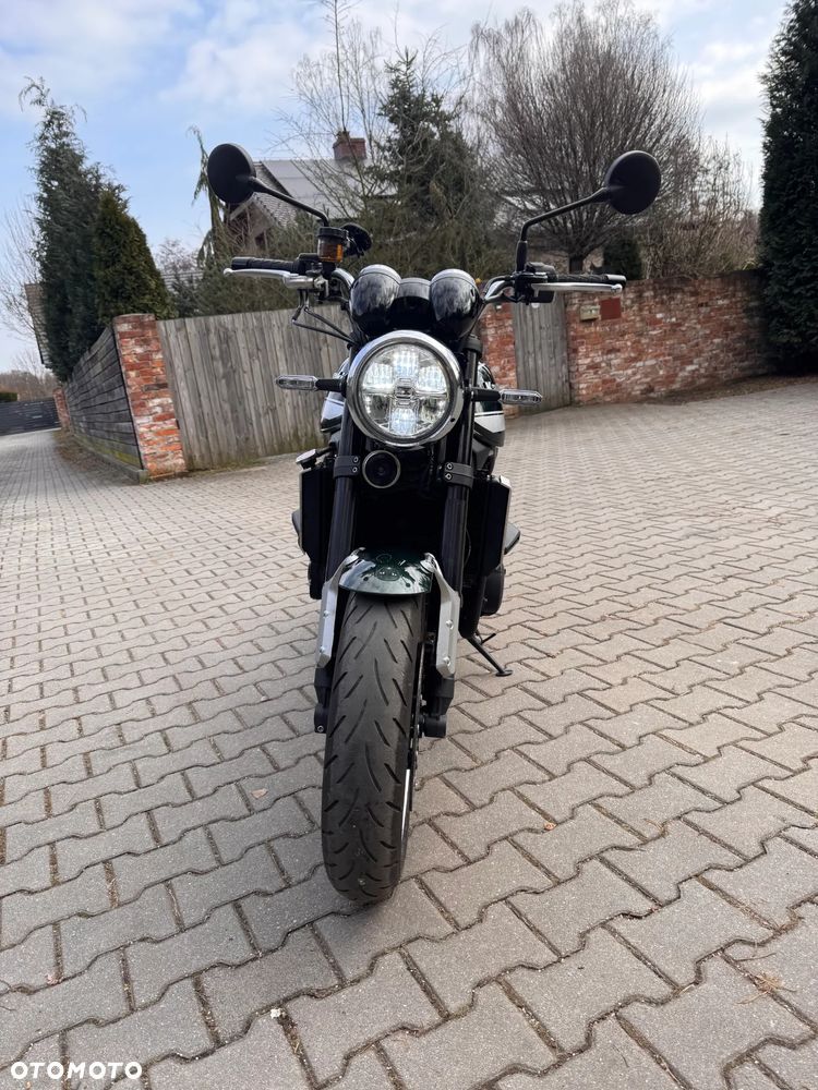 Kawasaki Z 900 RS - 3