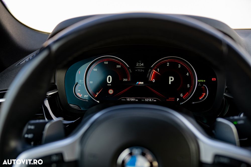 BMW Seria 5 520d xDrive AT - 9