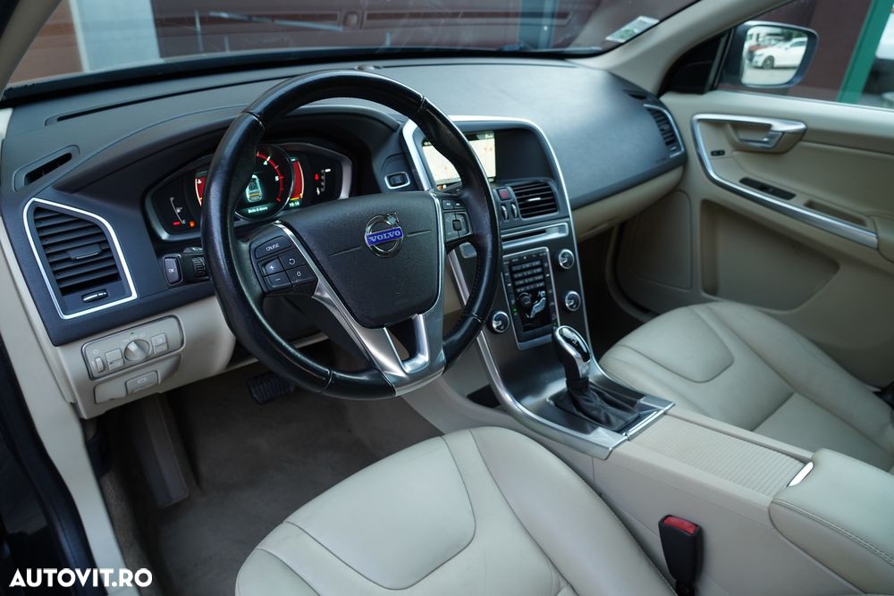 Volvo XC 60 D4 AWD Geartronic Summum - 24