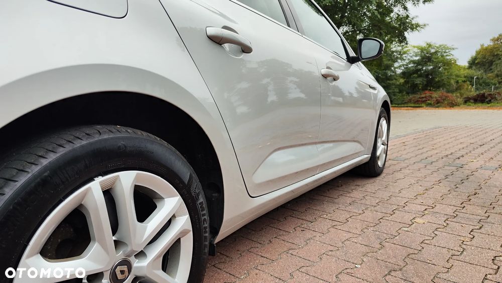 Renault Megane ENERGY TCe 100 EXPERIENCE - 19