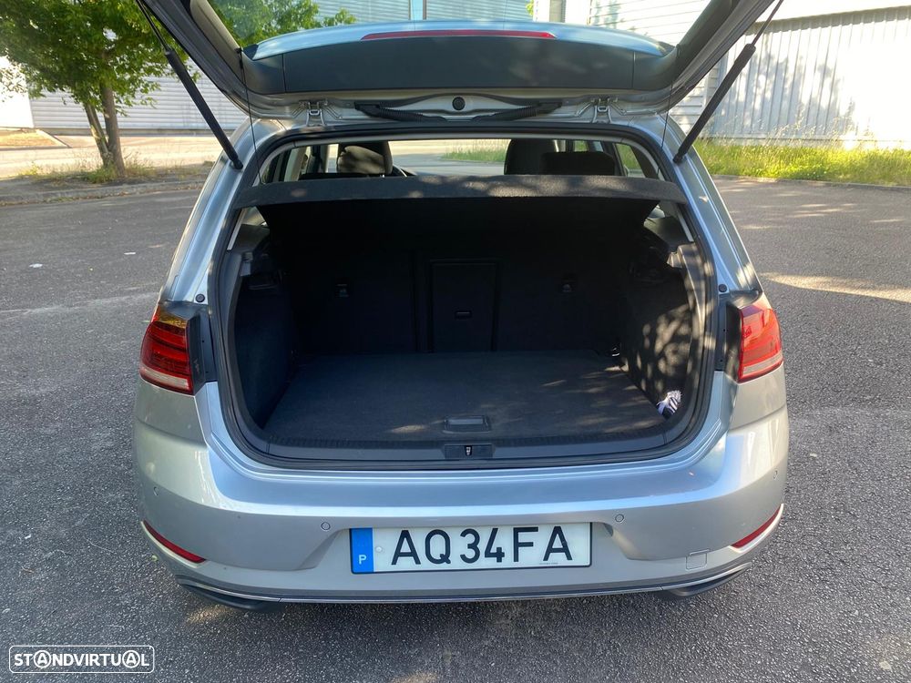 VW e-Golf - 13