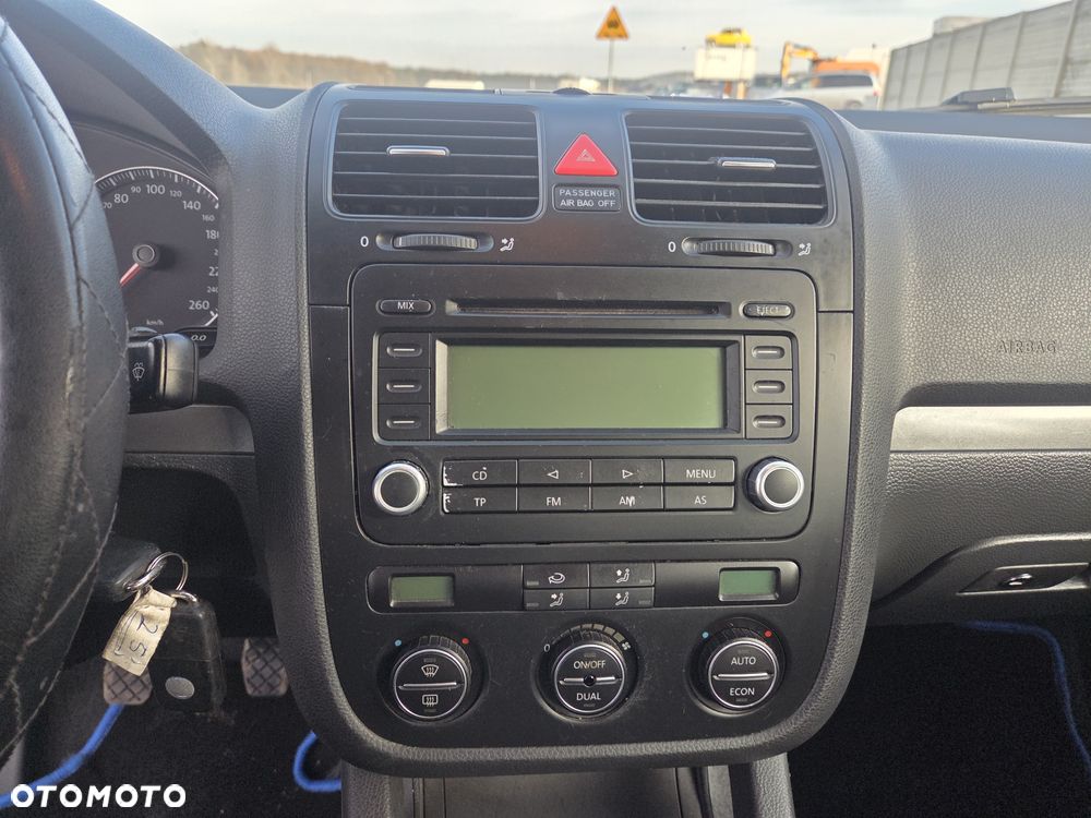 Volkswagen Jetta 1.6 Trendline - 18