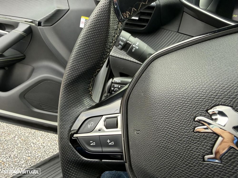 Peugeot 2008 1.2 PureTech GT Line - 33