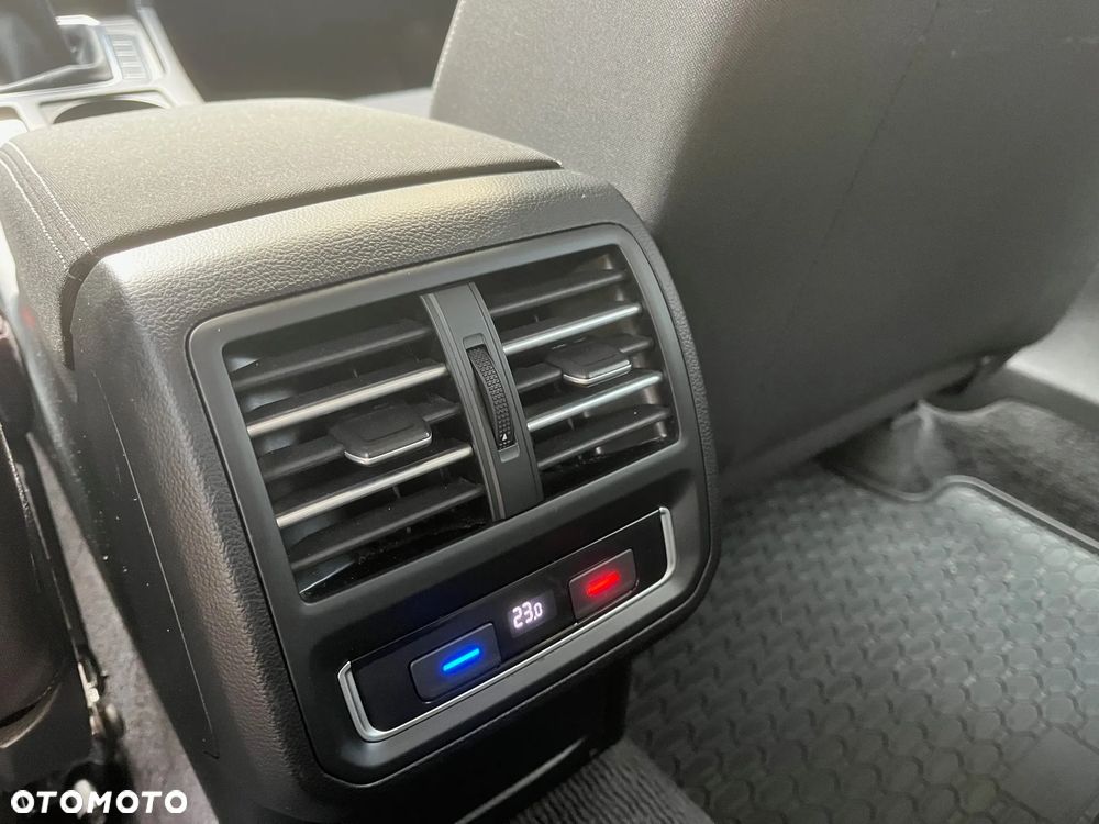 Volkswagen Passat Variant 1.4 TSI BMT Trendline - 32