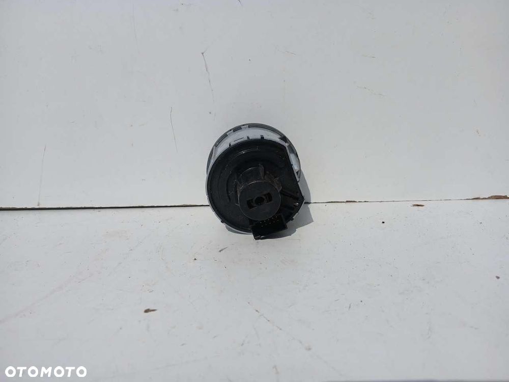 PRZEŁĄCZNIK WŁĄCZNIK ŚWIATEŁ SKODA OCTAVIA III FABIA III 5E0941431F - 2