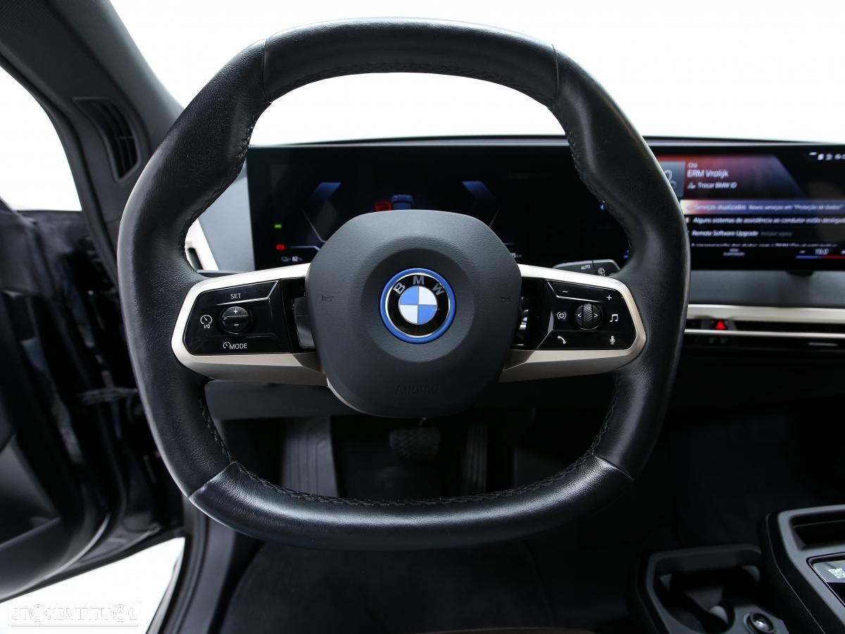 BMW iX xDrive 40 - 19